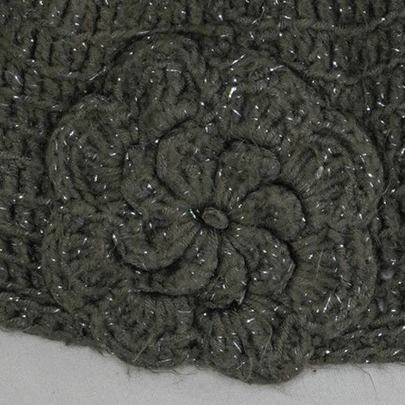 Old Navy Women's Grey Knit Beanie with Flower - One Size - Picture 3 of 3